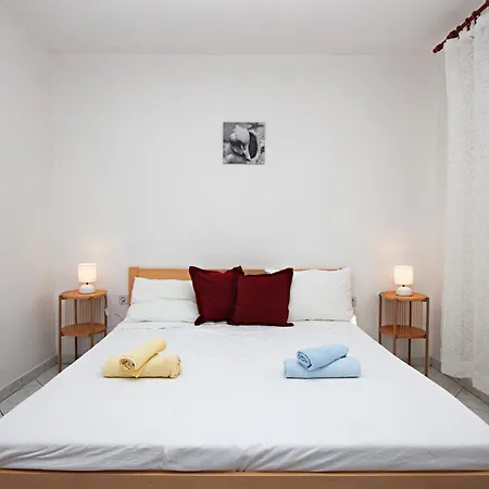 By The Sea Tisno, Murter - 4295 Apartment *