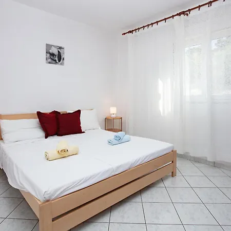 Apartment By The Sea Tisno, Murter - 4295 *